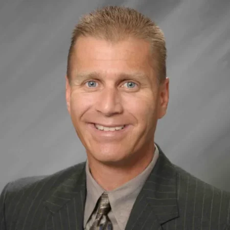 Tom Richter Headshot
